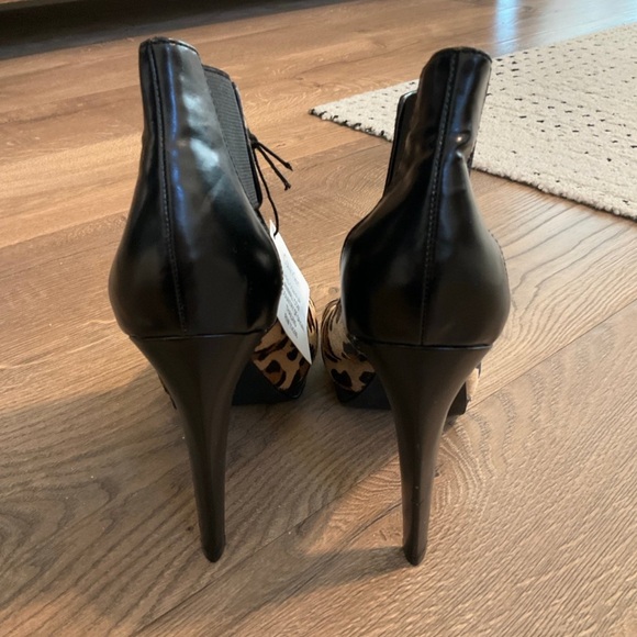 Calvin Klein Sonia black and cheetah print peep toe heel, 7.5, NWT! - Picture 4 of 11